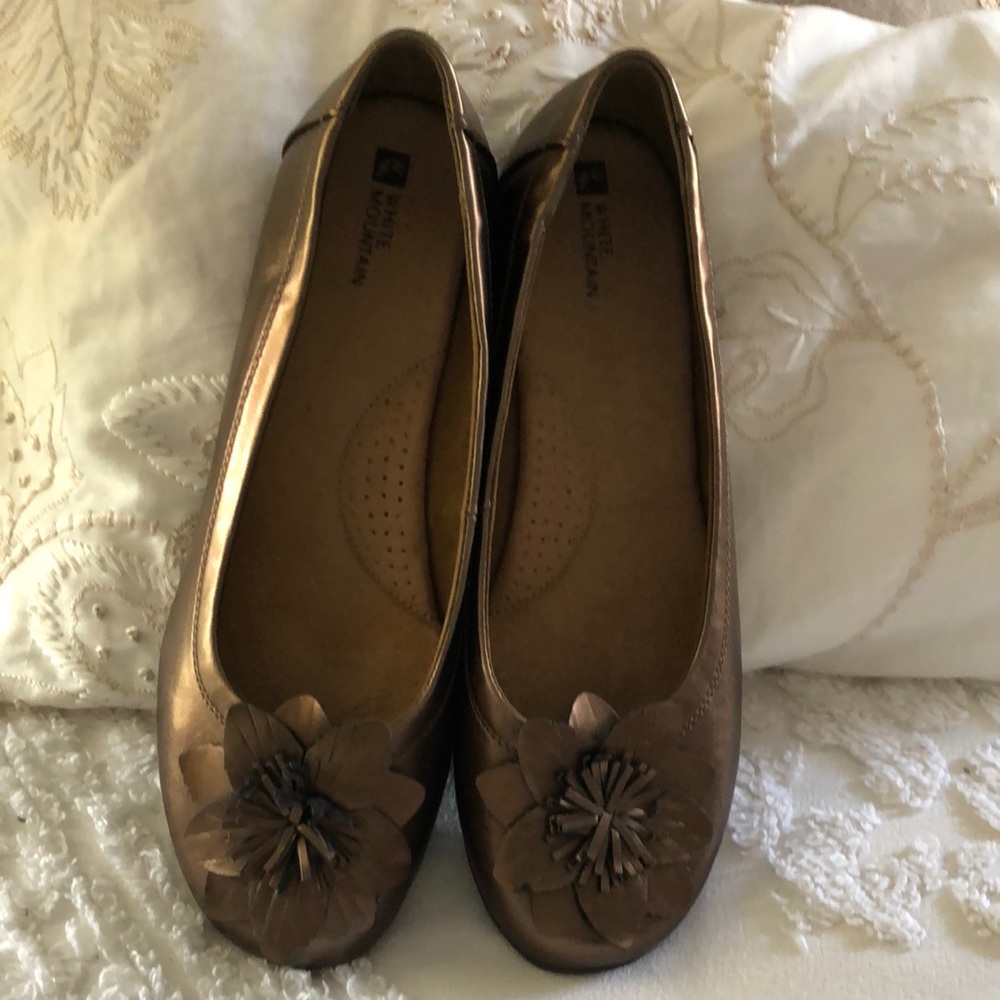 Bronze color flats